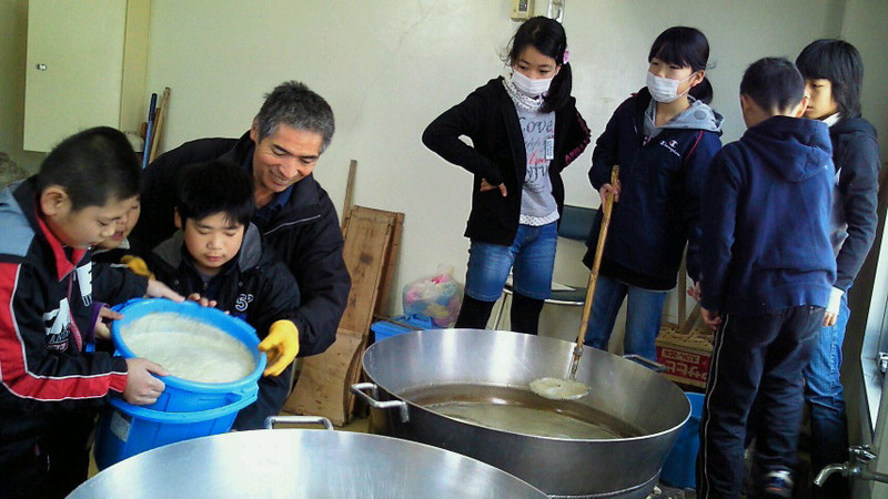 圧搾機で絞って