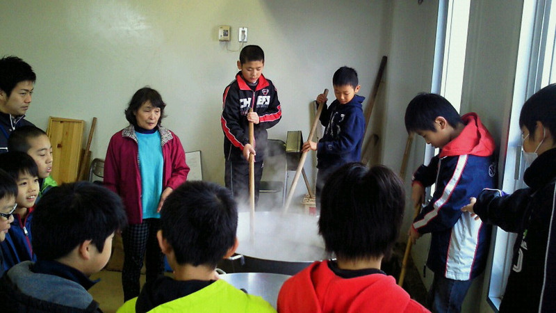 圧搾機で絞って